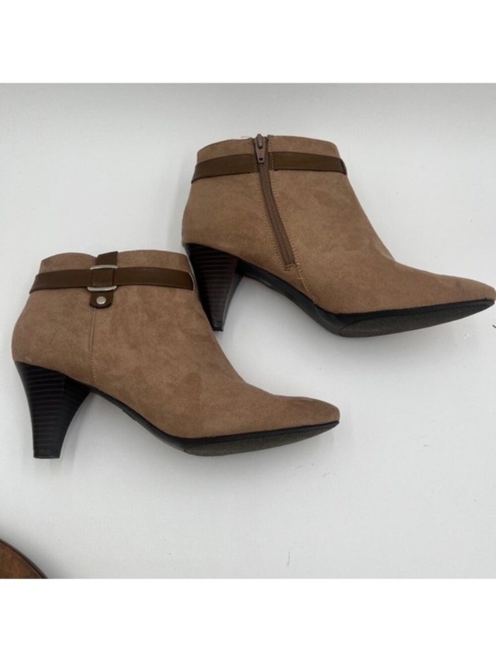 East 5th Quanda Women SZ 12 Taupe Suede Side Zip Heel Ankle Boot Memory Foam